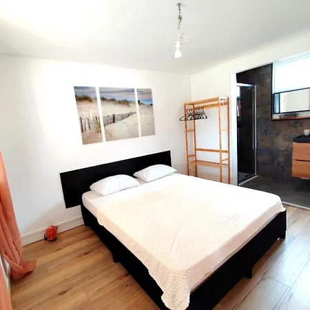 La Maison Bleue Holiday home Urville-Nacqueville