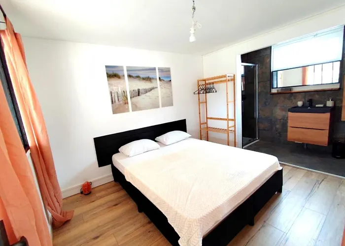 La Maison Bleue 度假居 Urville-Nacqueville